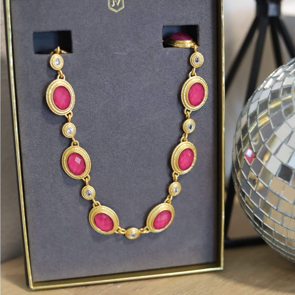 Gold and Pink Oval Gem Necklace with Elegant Design - Picture 2 of 4